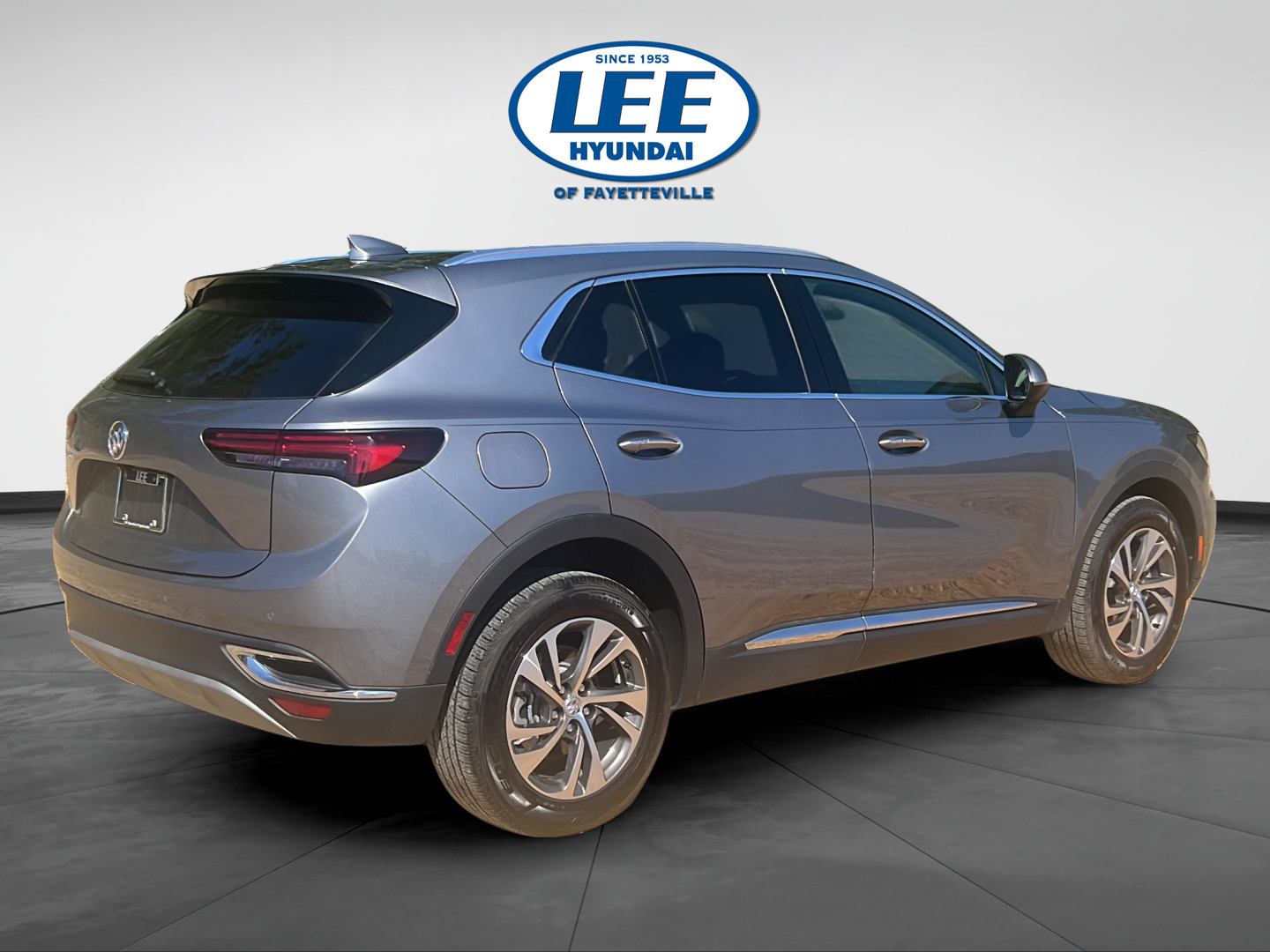 Used 2022 Buick Envision Essence w/ Technology Package I FWD image 3