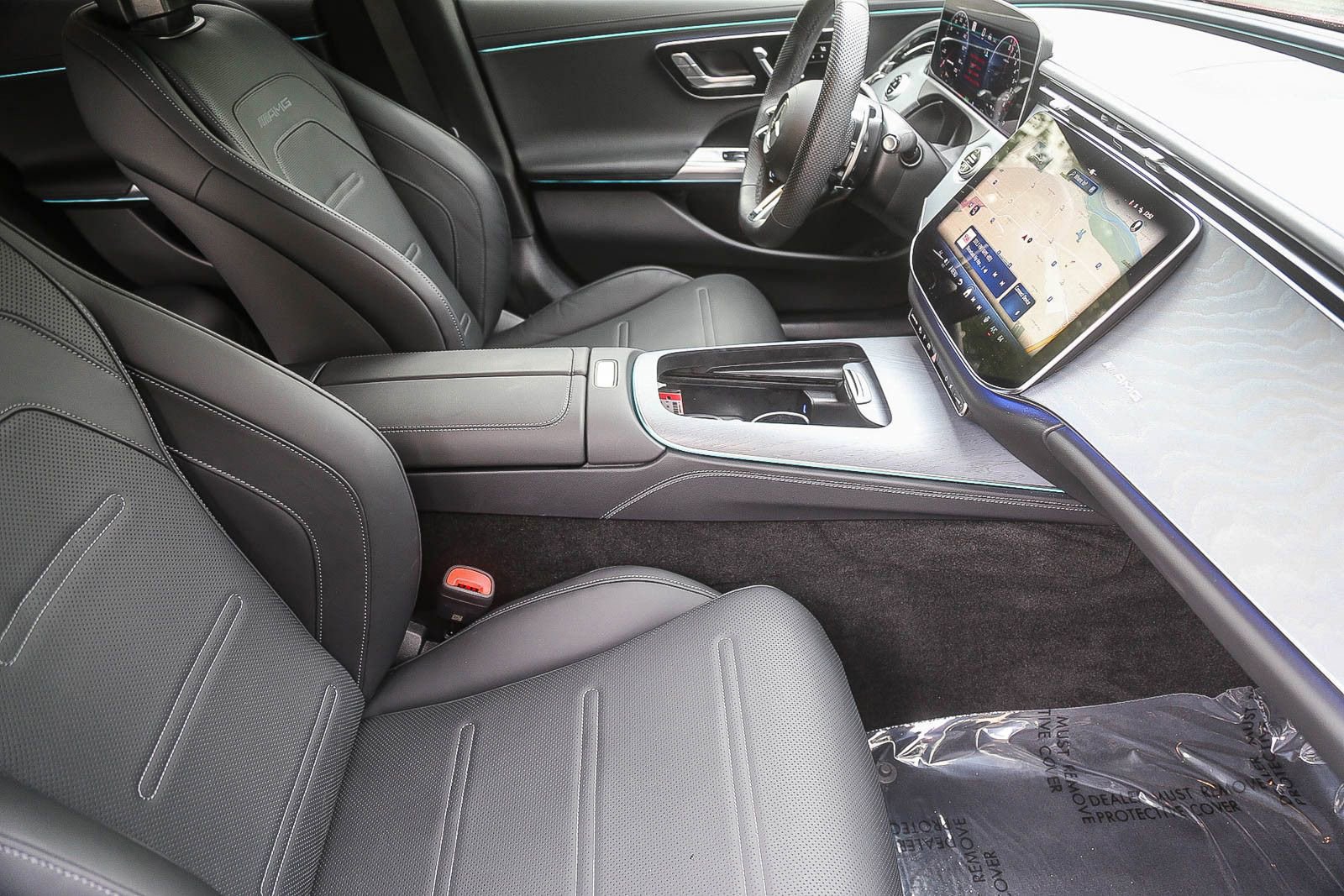 Certified 2025 Mercedes-Benz E 53 AMG e 4MATIC Sedan w/ Driver Assistance Package image 15