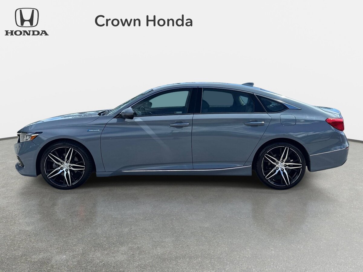 Used 2022 Honda Accord Touring image 2