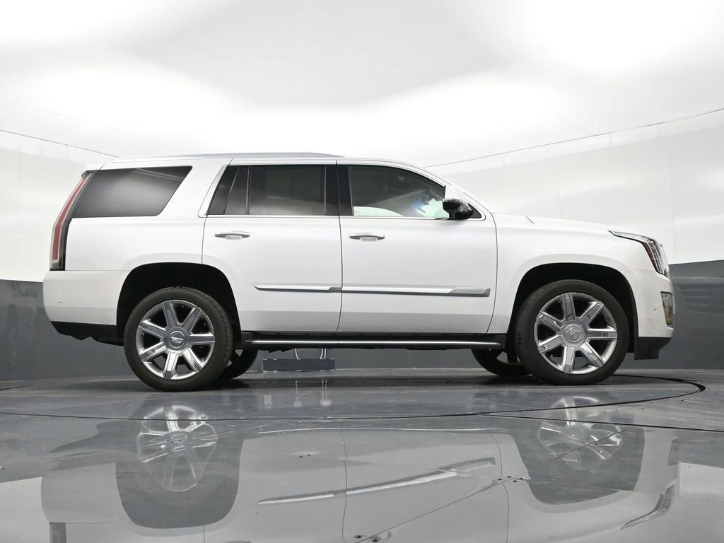 Used 2019 Cadillac Escalade Luxury image 28
