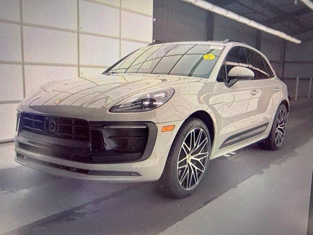 Used 2023 Porsche Macan GTS w/ Premium Package Plus AWD/4WD image 2