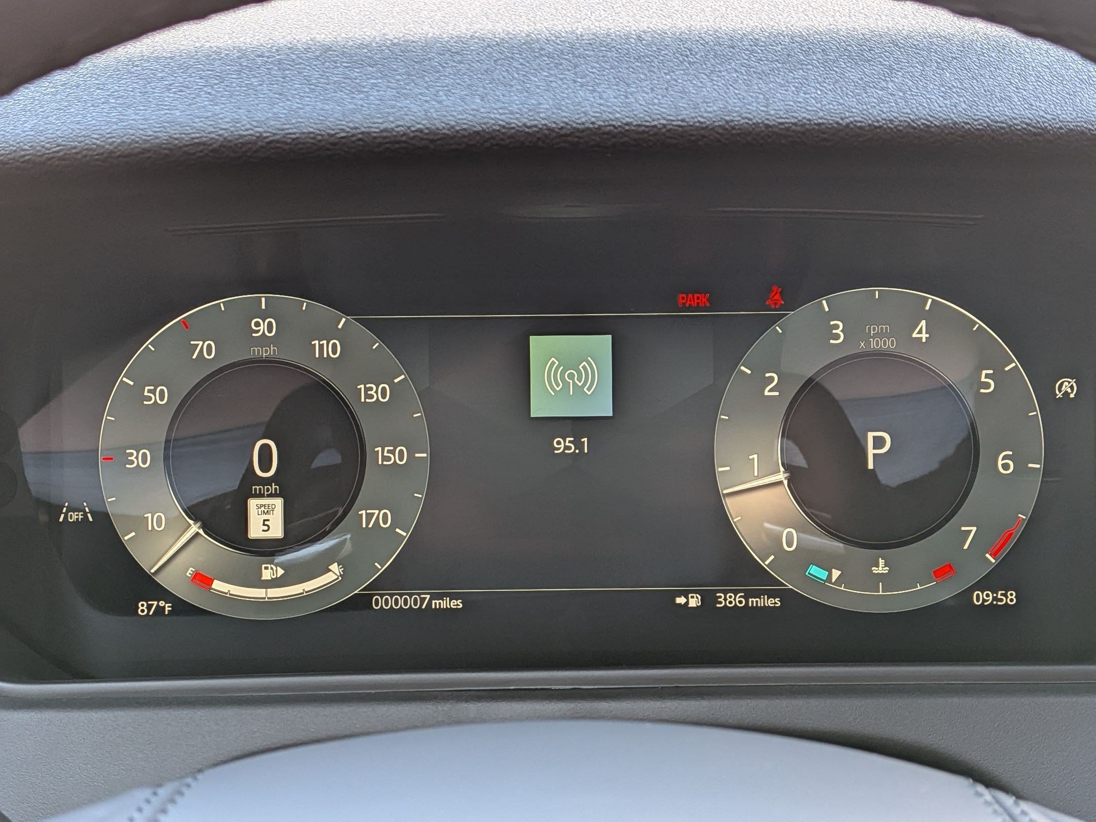 New 2026 Land Rover Range Rover Velar S AWD/4WD image 18