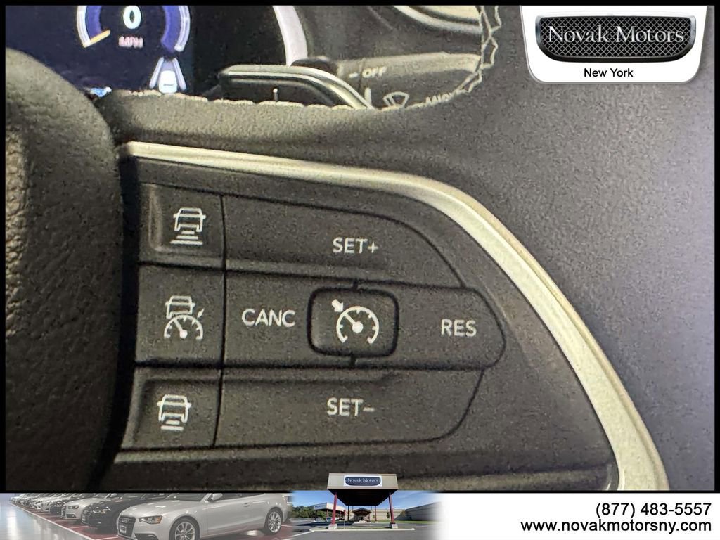 Used 2023 Jeep Grand Cherokee L Limited AWD/4WD image 19