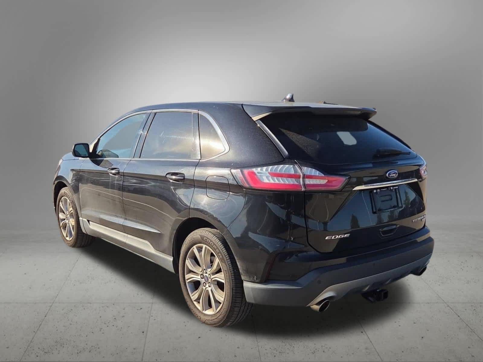 Used 2019 Ford Edge Titanium w/ Equipment Group 301A AWD/4WD image 4