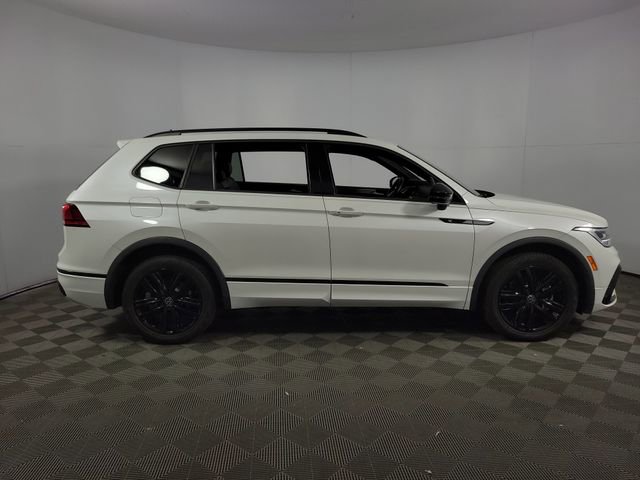 Used 2022 Volkswagen Tiguan SE R-Line image 10