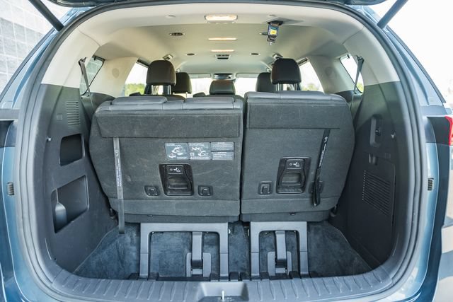 Used 2024 Kia Carnival EX FWD image 11