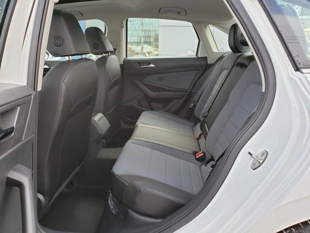 New 2026 Volkswagen Jetta SE FWD image 8