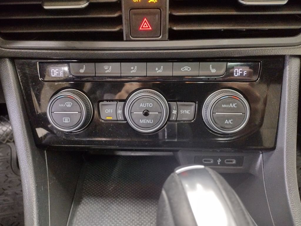 Used 2021 Volkswagen Jetta R-Line image 31