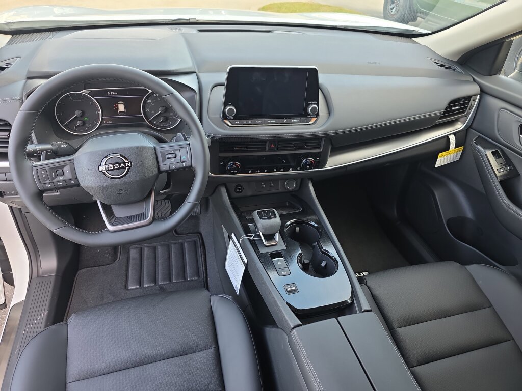 New 2026 Nissan Rogue SV FWD image 4