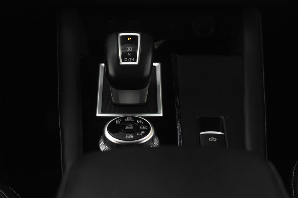 Used 2024 Mitsubishi Outlander SE Black Edition image 35