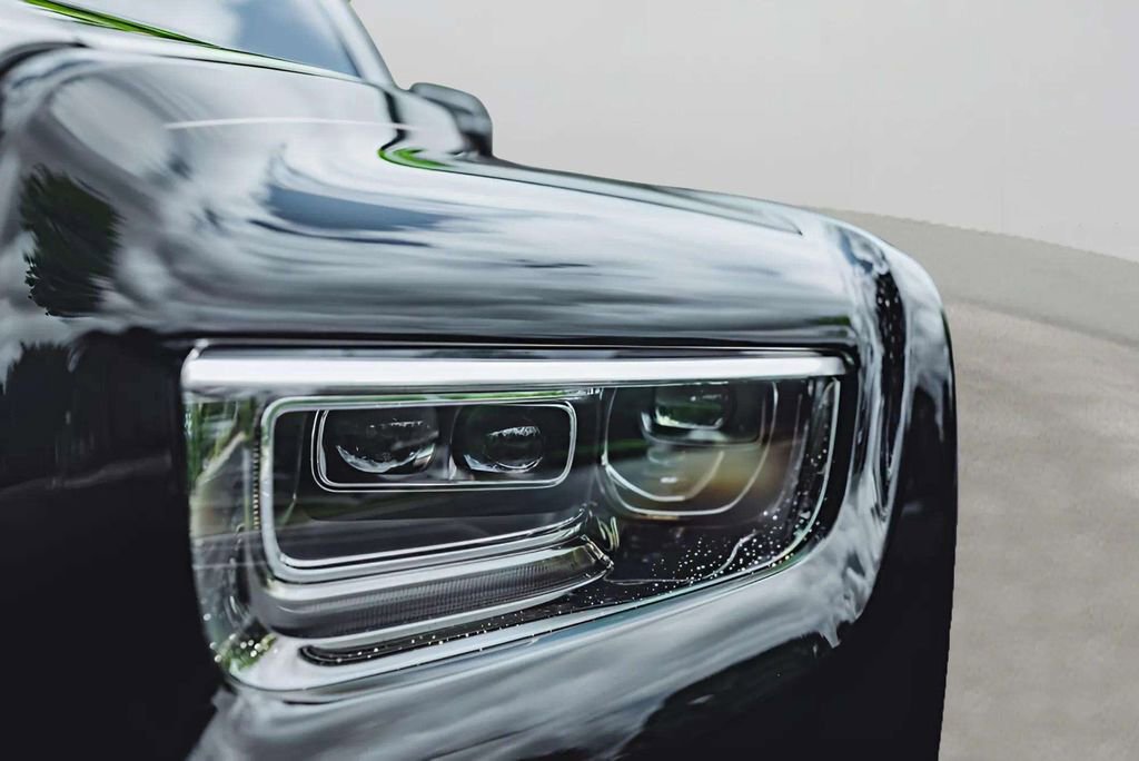 Used 2024 Rolls-Royce Phantom Sedan w/ The Phantom Package image 36