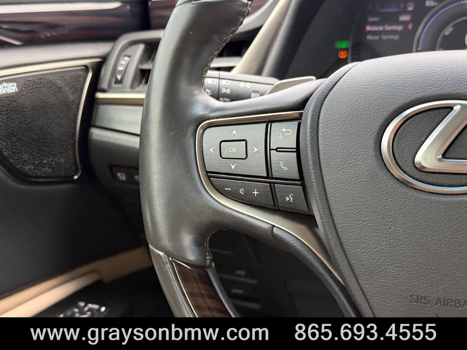 Used 2020 Lexus ES 300h Ultra Luxury w/ Accessory Package 2 FWD image 22