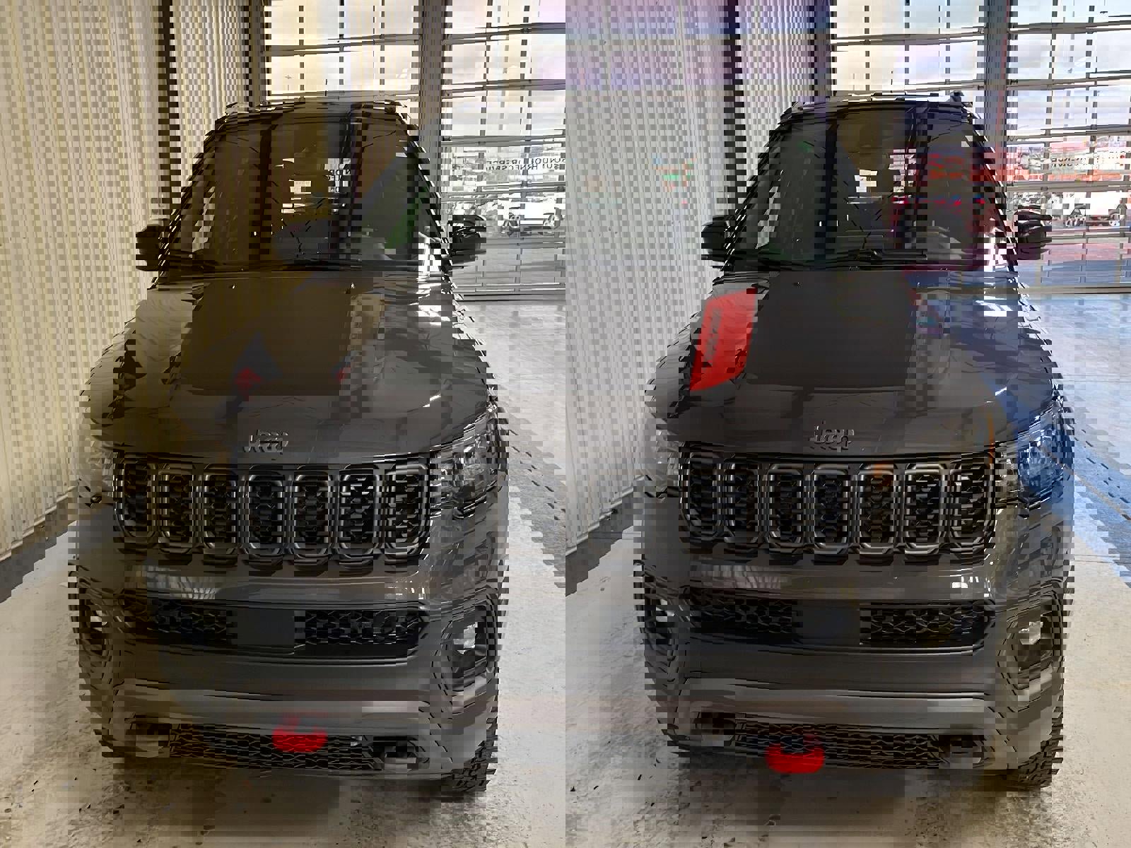 Used 2024 Jeep Compass Trailhawk image 7