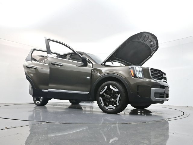 Used 2023 Kia Telluride S FWD image 51