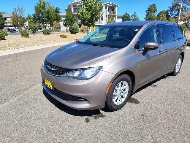 Used 2017 Chrysler Pacifica LX FWD image 7