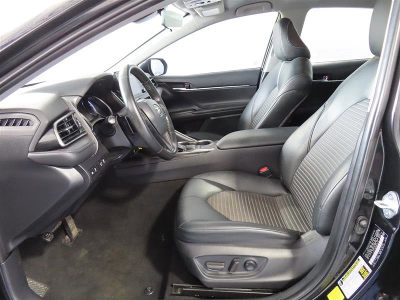 Used 2022 Toyota Camry SE FWD image 16