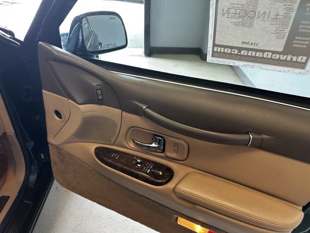 Used 1997 Lincoln Town Car Signature RWD image 32