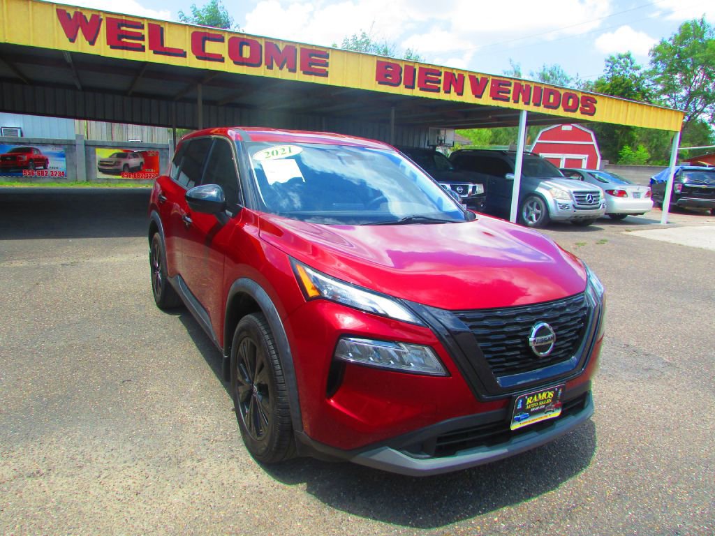 Used 2021 Nissan Rogue SV image 2