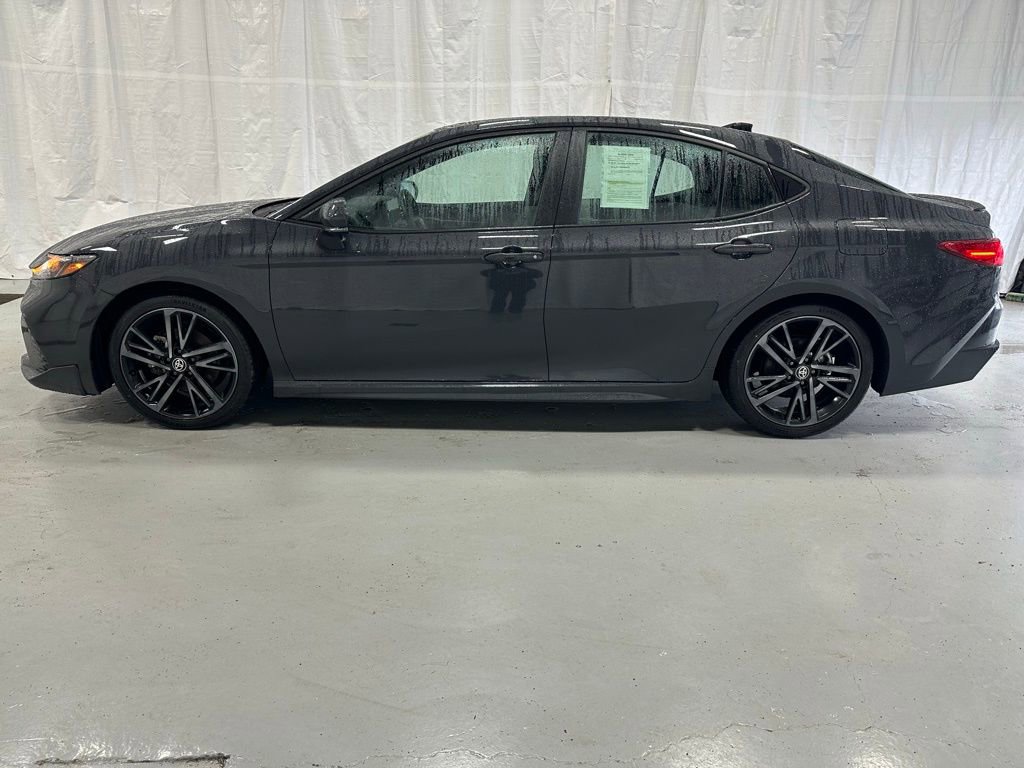 Used 2025 Toyota Camry XSE image 4