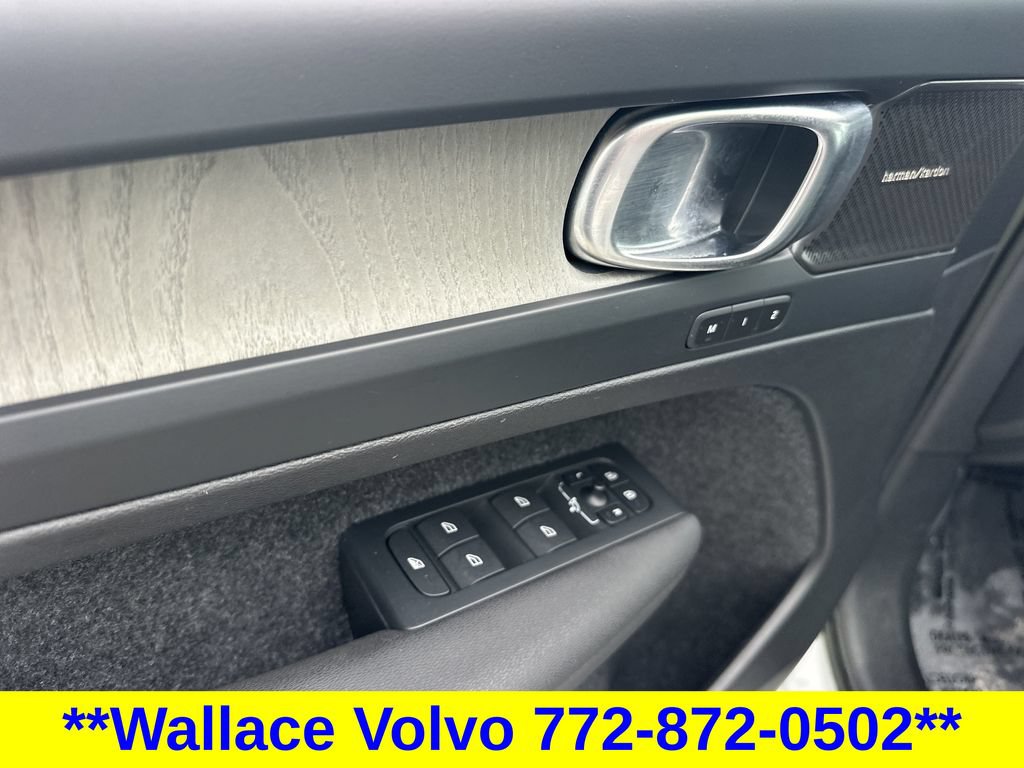 Used 2023 Volvo XC40 B5 Ultimate w/ Protection Package AWD/4WD image 16