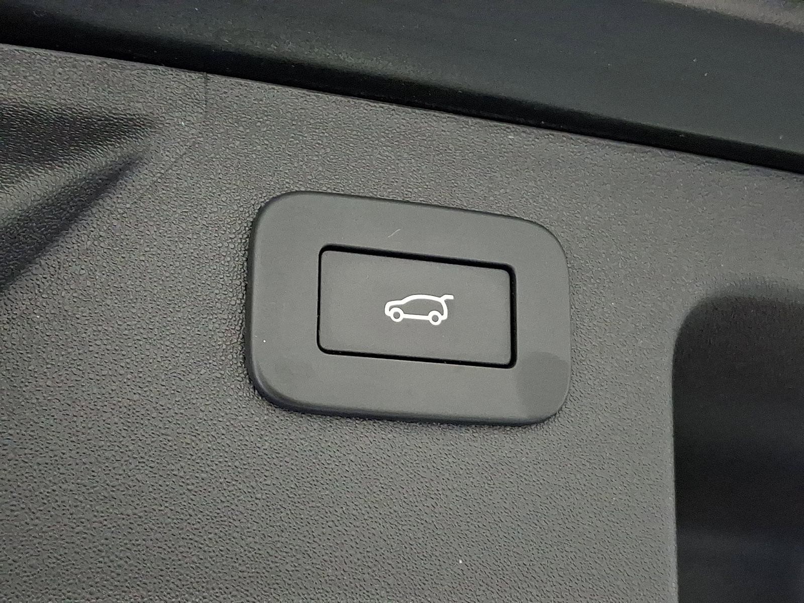 Certified 2023 Land Rover Discovery Sport S R-Dynamic AWD/4WD image 29