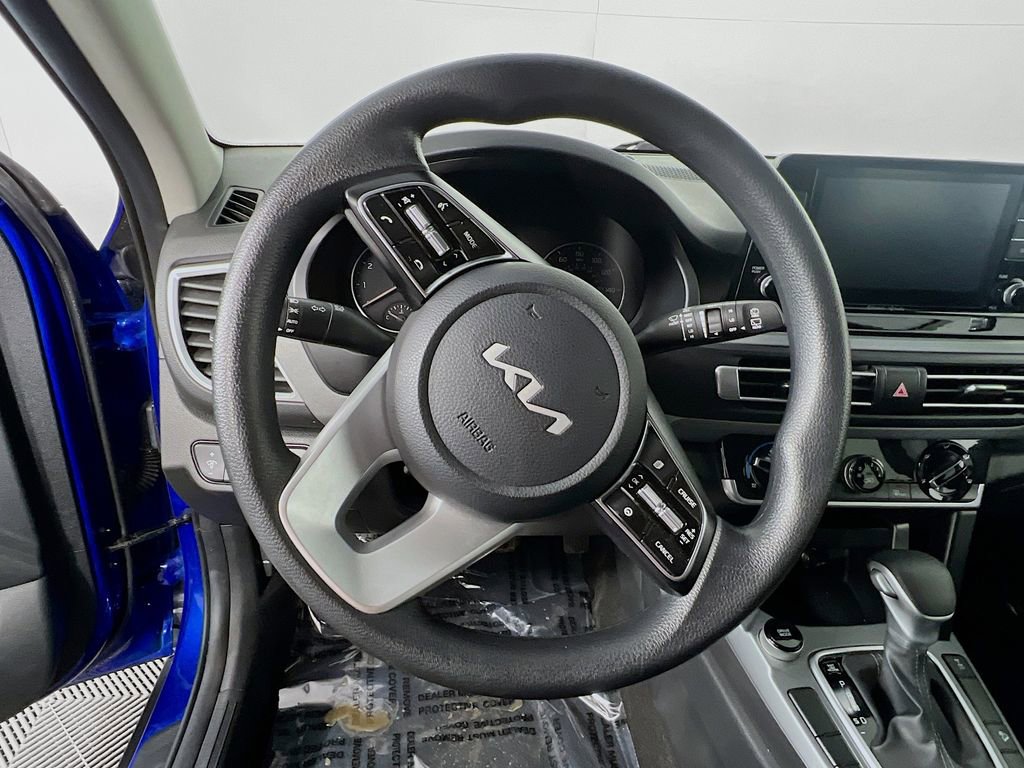 Used 2023 Kia Seltos LX image 10