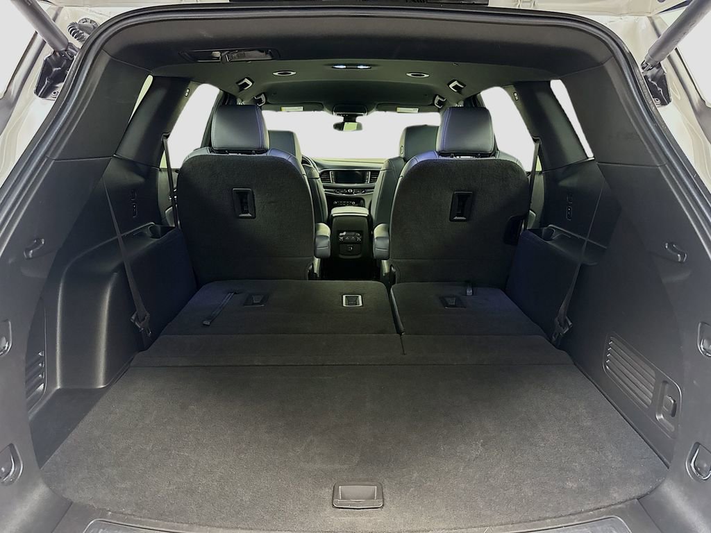 Used 2023 Buick Enclave Essence image 24