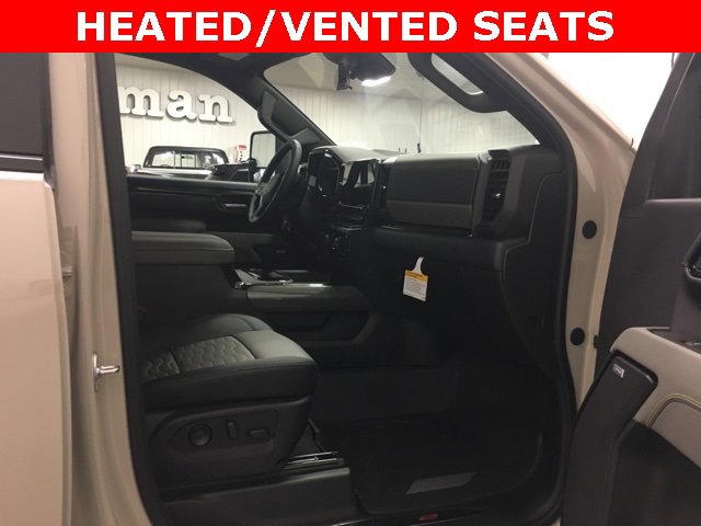 New 2026 Chevrolet Silverado 2500 ZR2 w/ LPO, Dark Essentials Package image 22