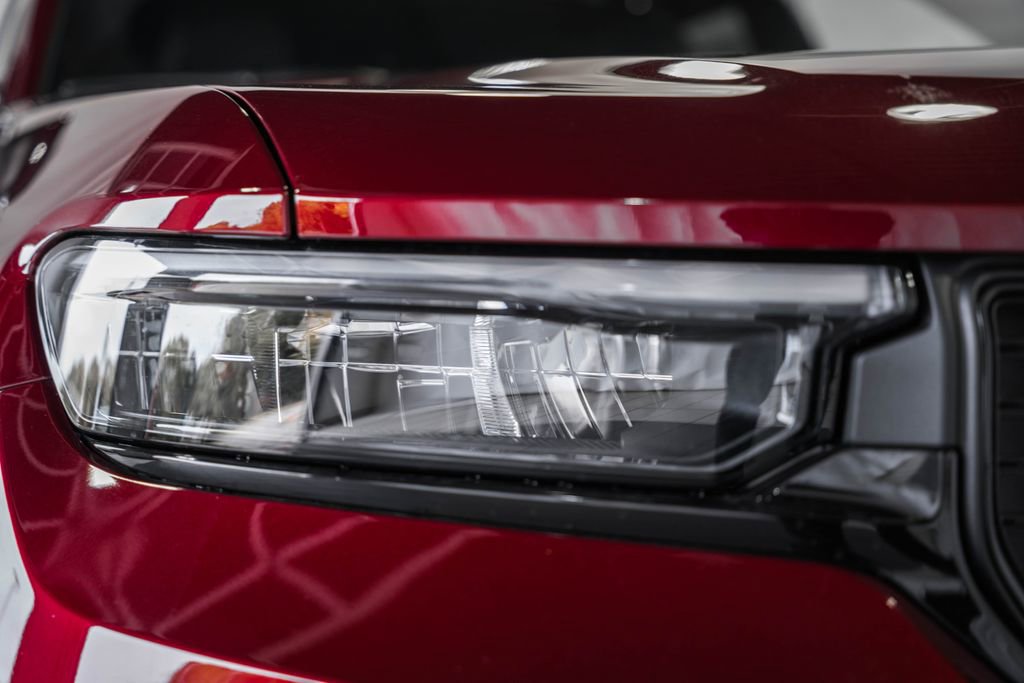 New 2025 Jeep Grand Cherokee Altitude image 12