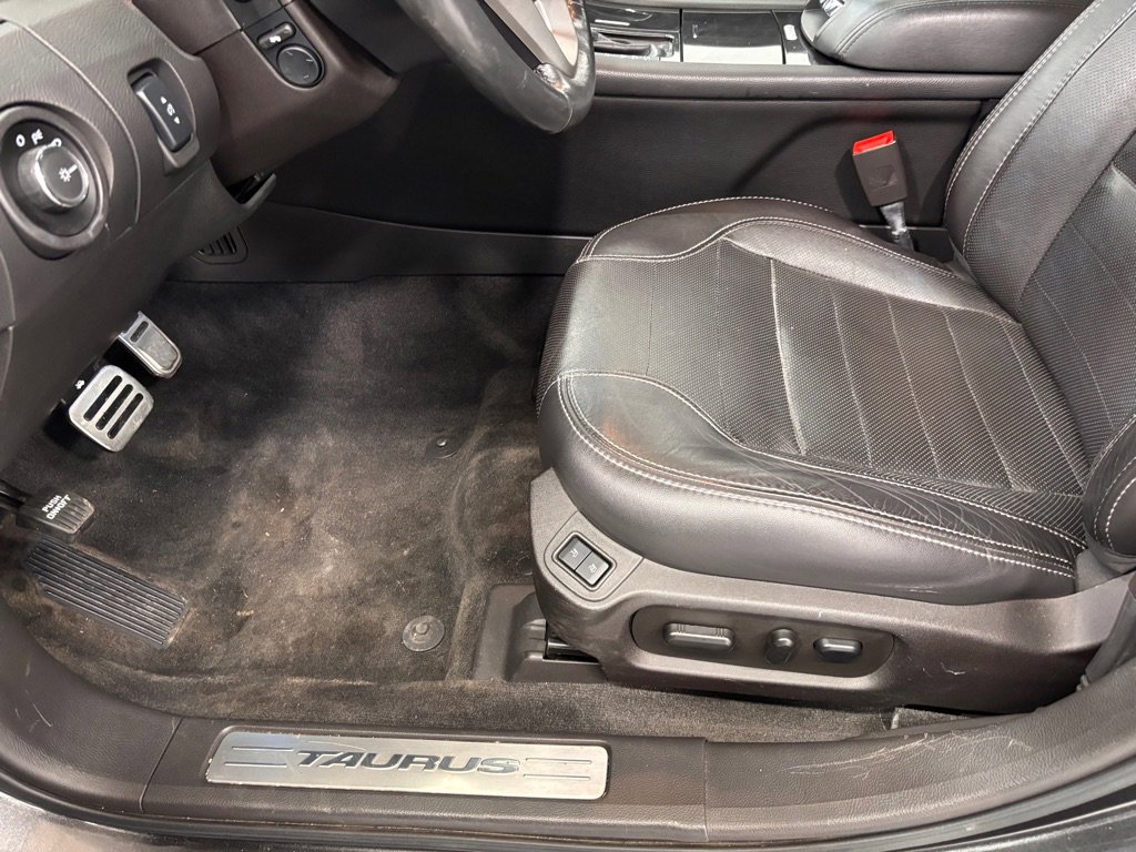 Used 2018 Ford Taurus SHO AWD/4WD image 11