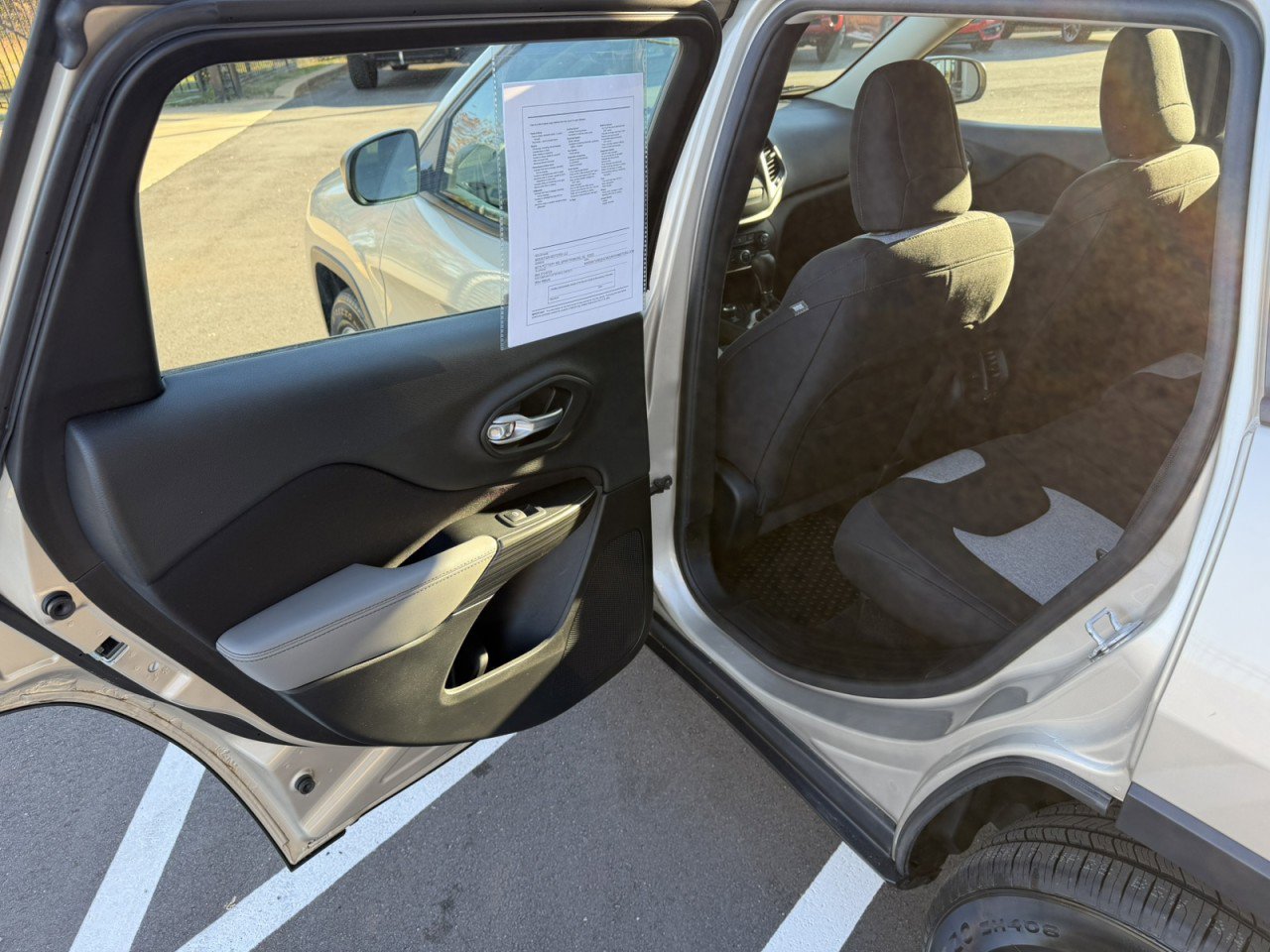 Used 2014 Jeep Cherokee Sport w/ Cold Weather Group image 17