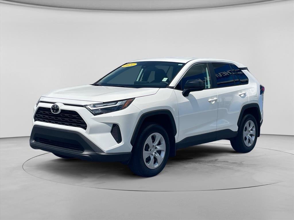 Used 2024 Toyota RAV4 LE AWD/4WD image 3