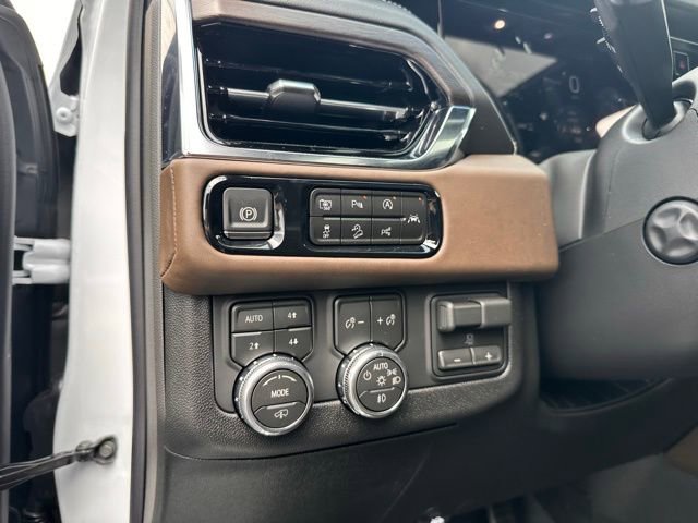 New 2026 GMC Yukon Denali Ultimate AWD/4WD image 6