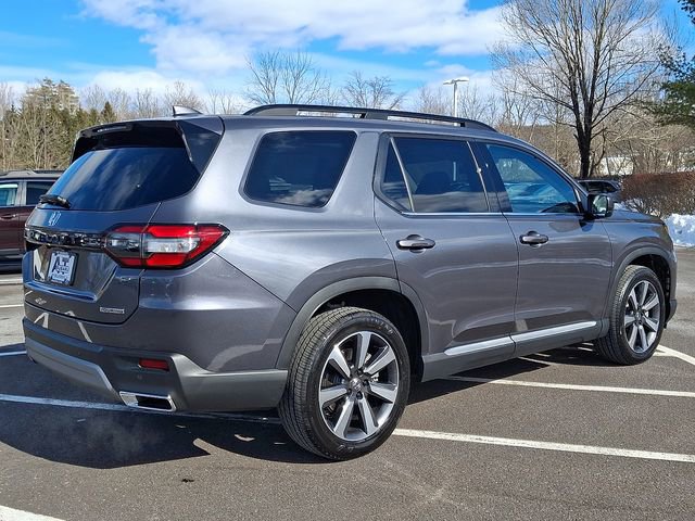 Used 2025 Honda Pilot Touring image 6