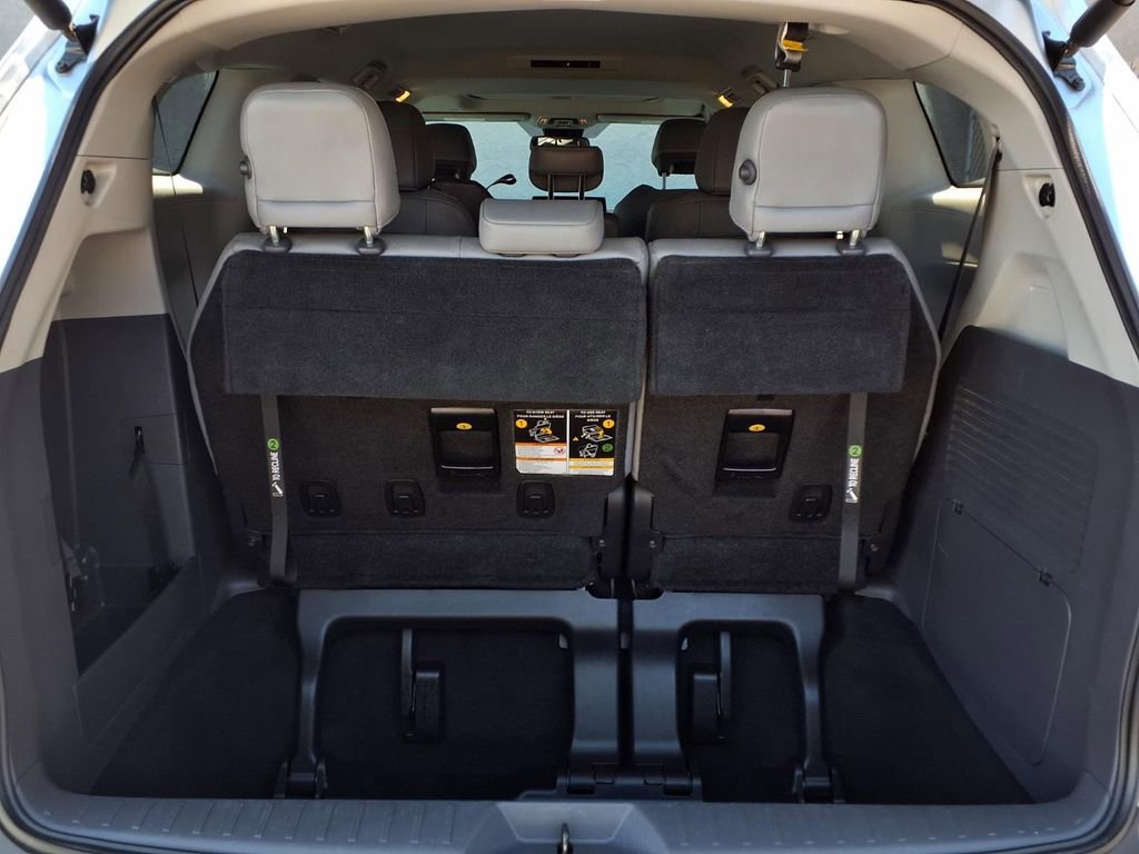 Certified 2022 Toyota Sienna XLE FWD image 21