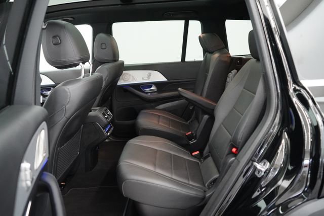 Used 2025 Mercedes-Benz GLS 450 4MATIC image 9