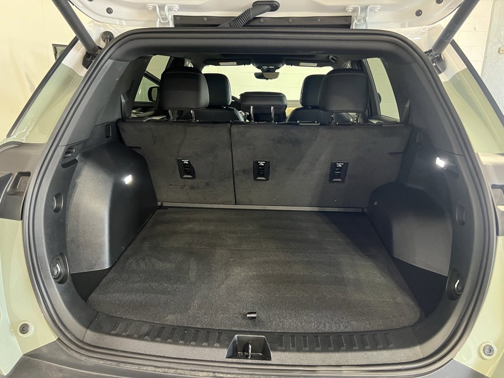 Certified 2025 Chevrolet Equinox ACTIV w/ Safety and Technology Package image 18