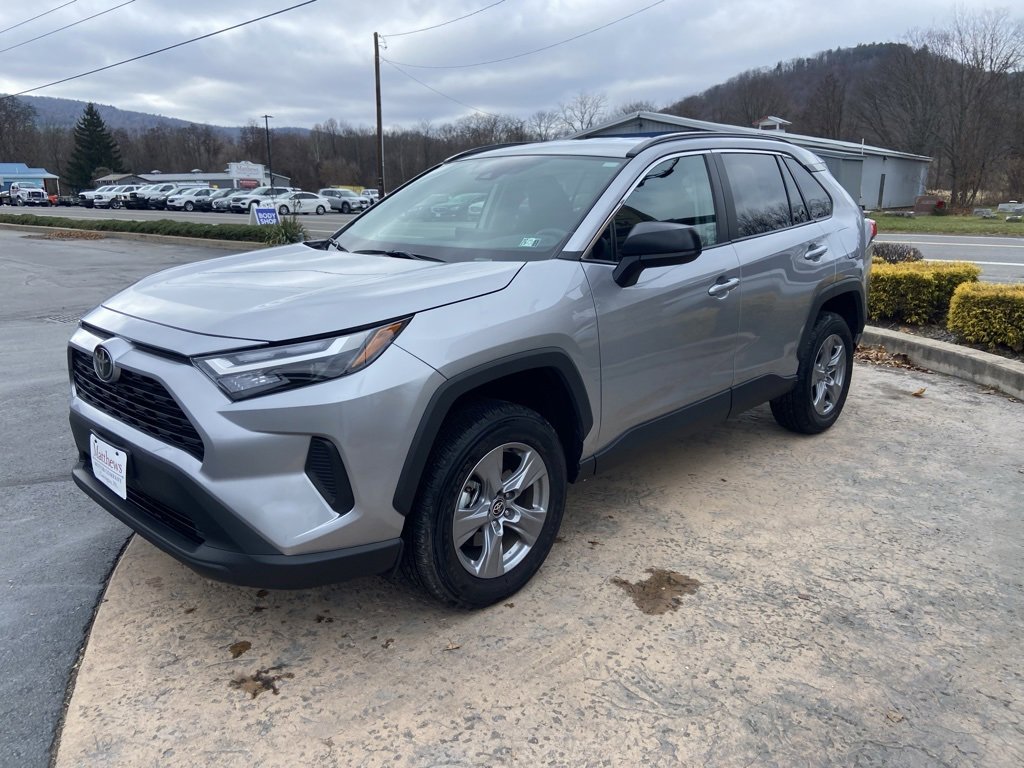 Used 2025 Toyota RAV4 LE image 3