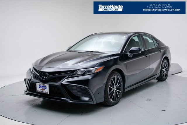Used 2023 Toyota Camry SE image 1