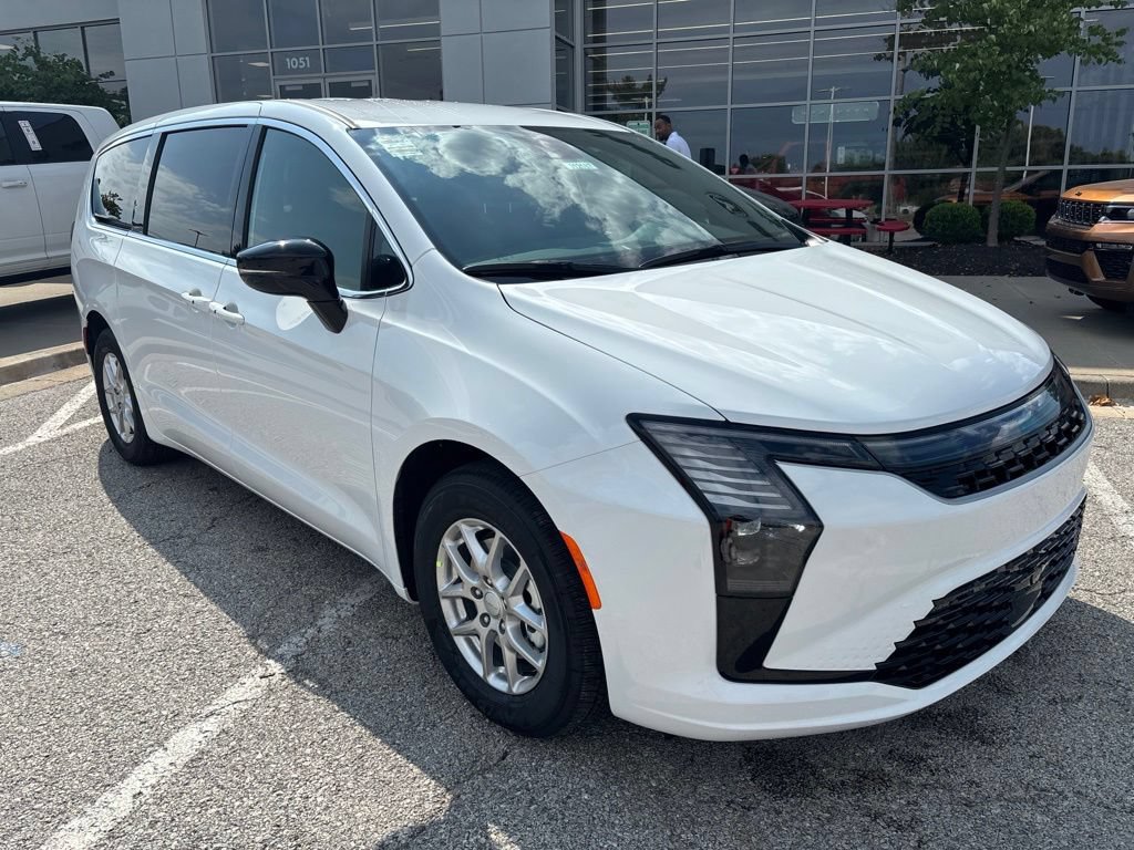 New 2027 Chrysler Pacifica Select FWD image 6