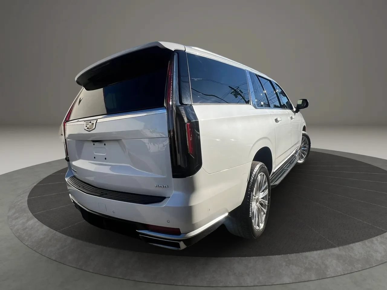 Used 2023 Cadillac Escalade ESV Premium Luxury AWD/4WD image 5