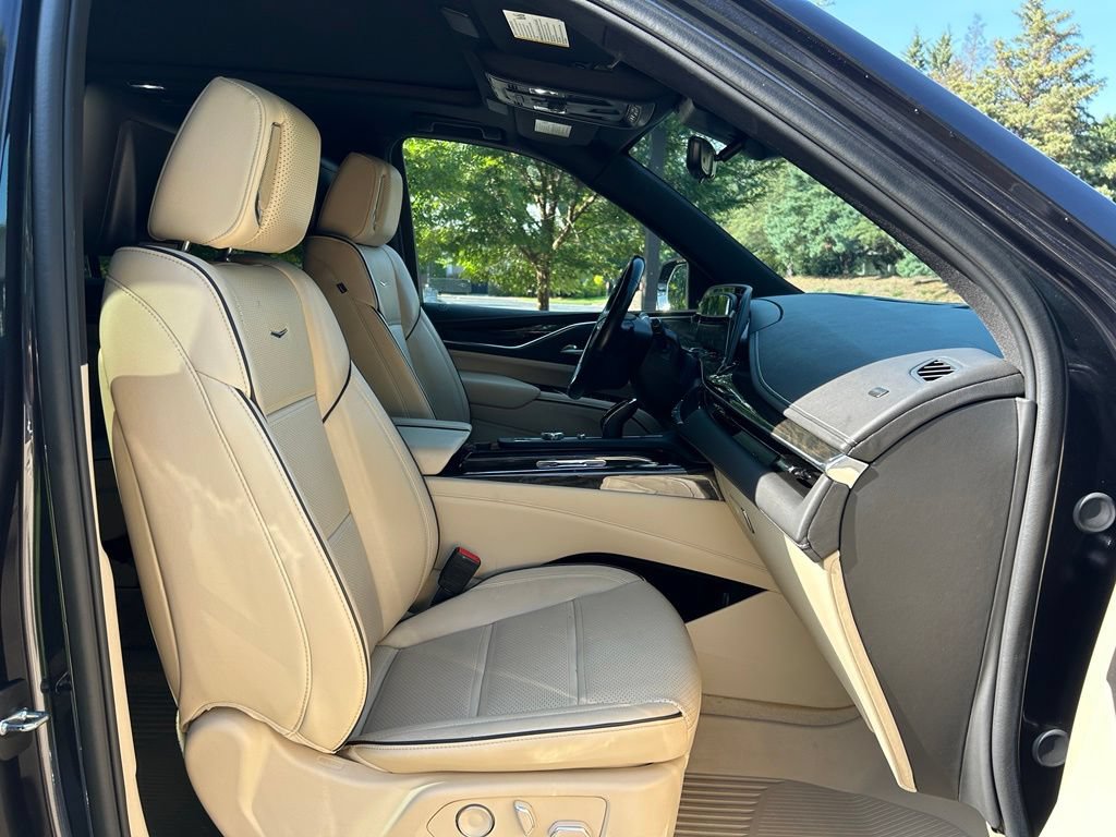 Used 2024 Cadillac Escalade ESV Premium Luxury w/ LPO, Floor Liner Package AWD/4WD image 54