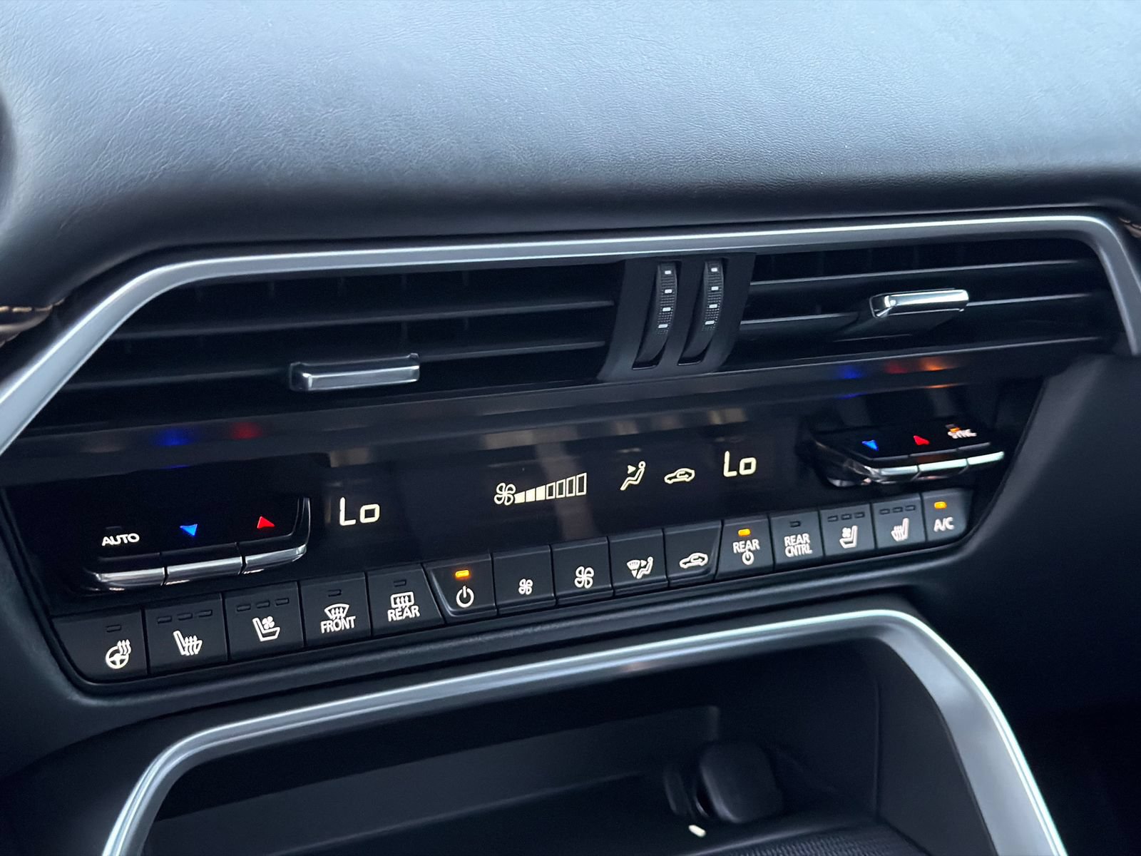 New 2026 MAZDA CX-90 Plug-In Hybrid w/ Premium Plus AWD/4WD image 31