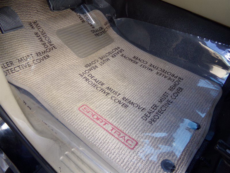 Used 2004 Ford Explorer Sport Trac XLT 4WD image 28