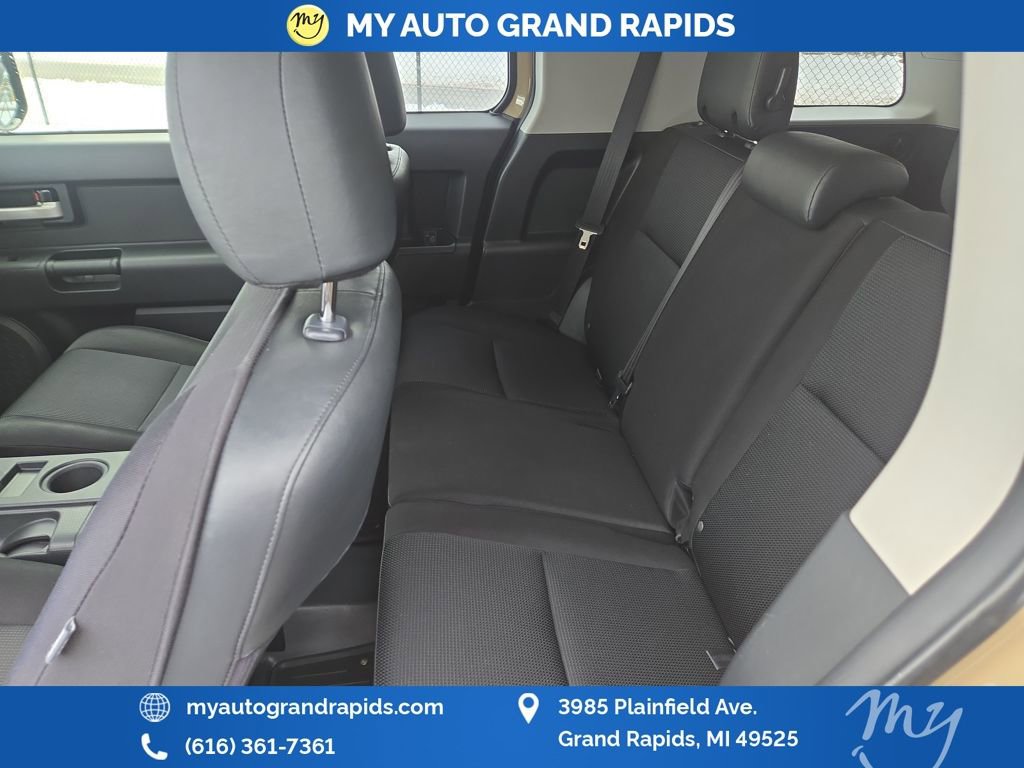 Used 2014 Toyota FJ Cruiser 2WD image 36