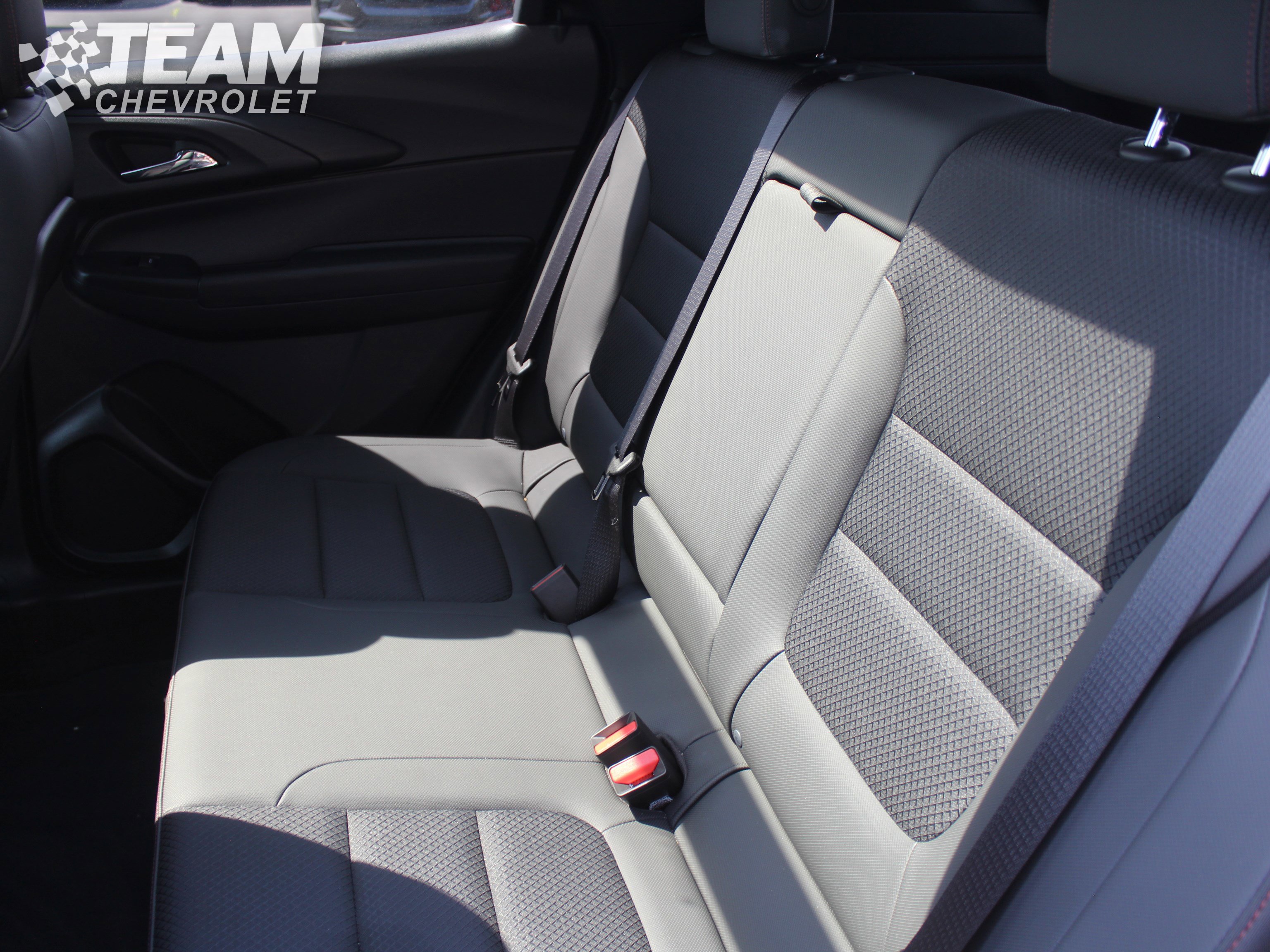 Used 2023 Chevrolet TrailBlazer RS w/ Sun and Liftgate Package FWD image 23