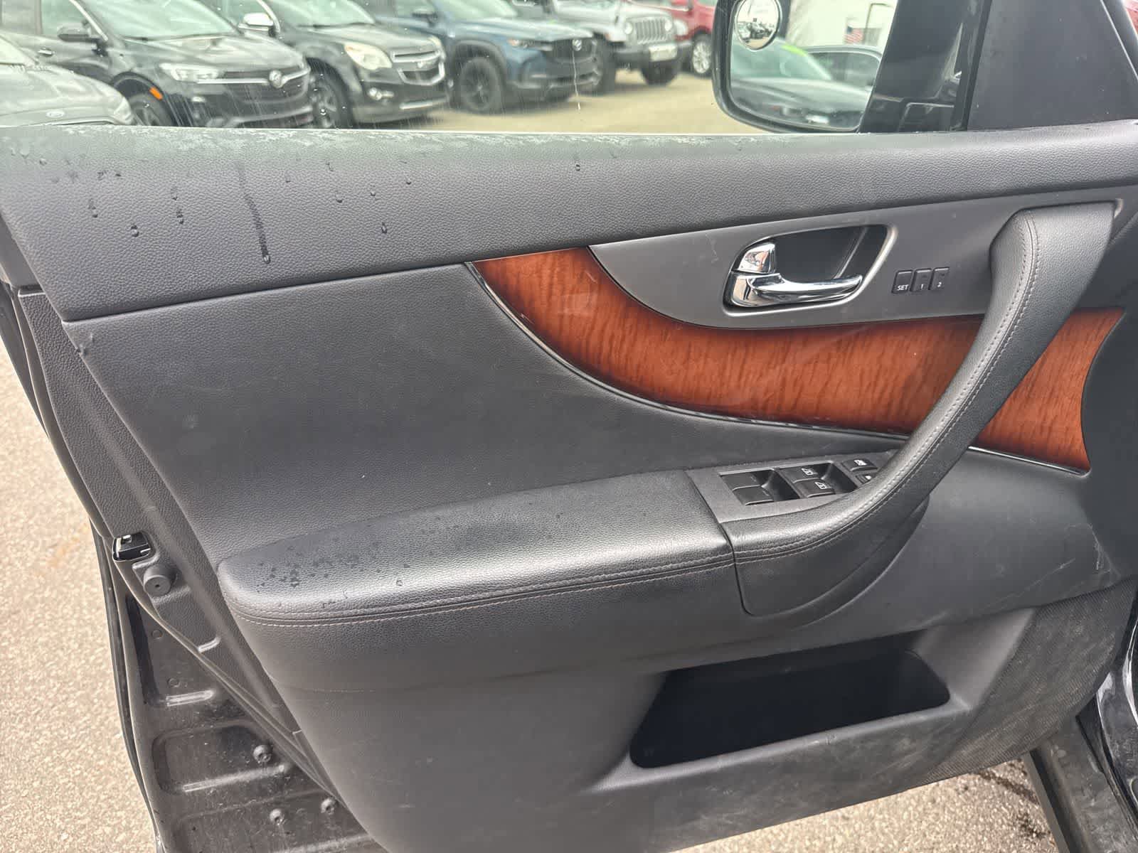 Used 2012 INFINITI FX35 AWD w/ Premium Pkg image 8
