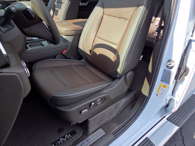New 2026 GMC Sierra 2500 Denali w/ Max Trailering Package AWD/4WD image 24