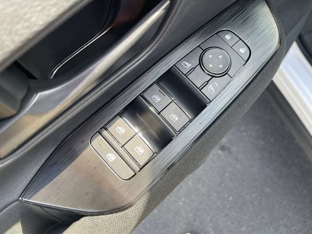 New 2026 Nissan Kicks S FWD image 17