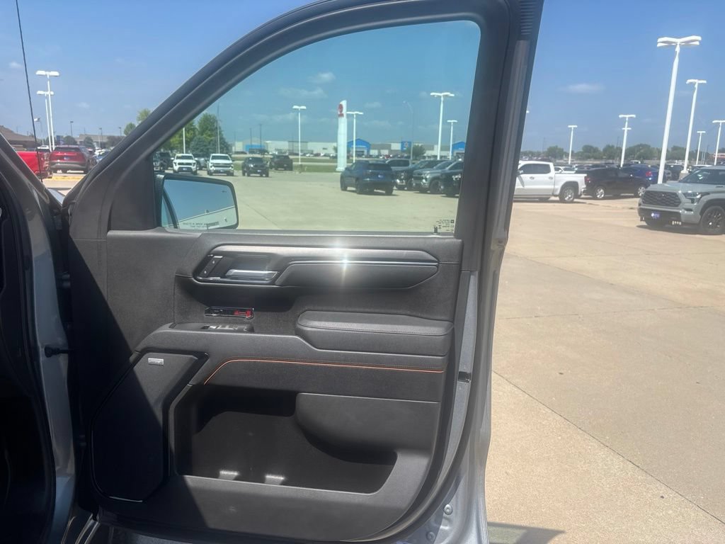 Used 2025 GMC Sierra 1500 AT4 w/ Technology Package AWD/4WD image 24